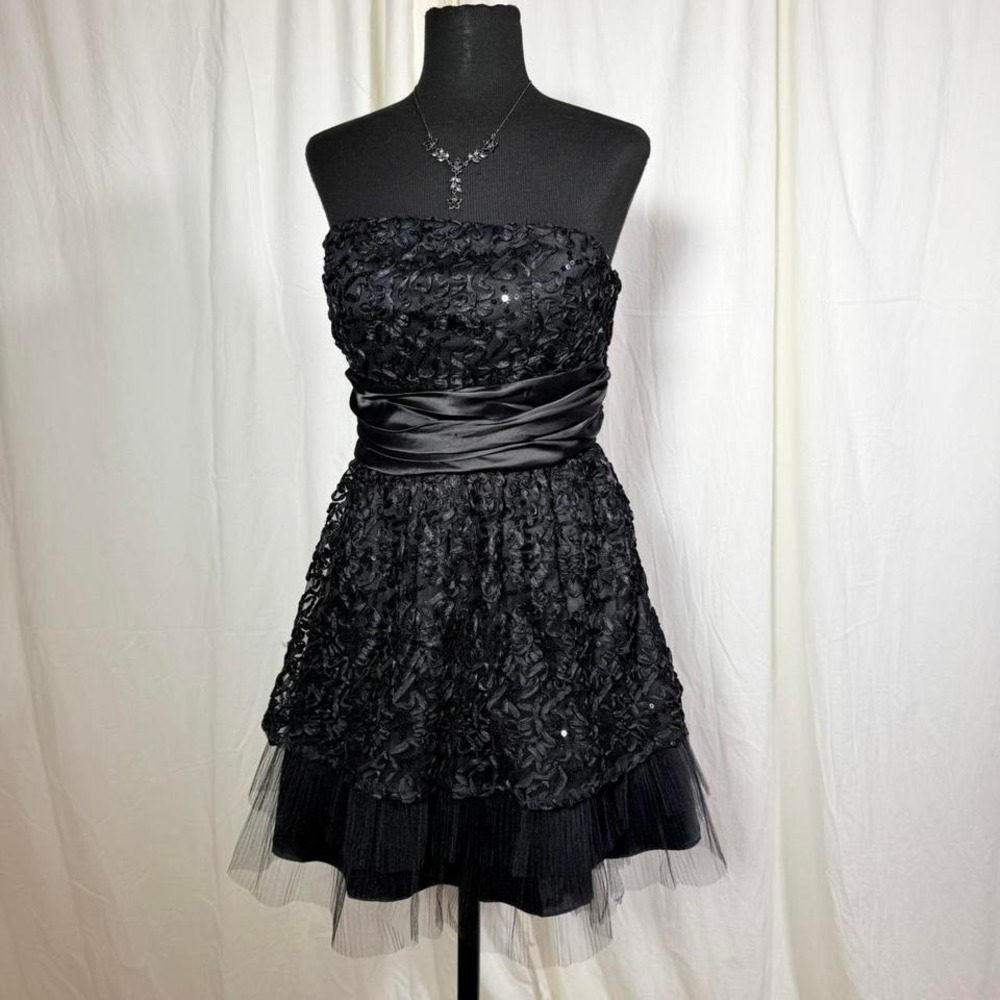 Love Point black strapless rosette tulle party dress size L